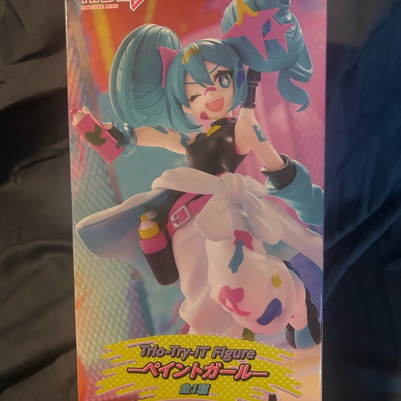 Hatsune Miku Trio-Try‑iT Figure – Paint Girl ver.  FuRyu from Japan US Seller - Picture 3 of 6
